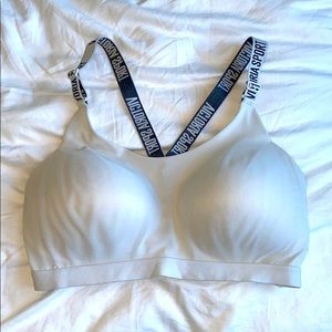 Victoria’s Secret Sport Lightweight Sports Bra